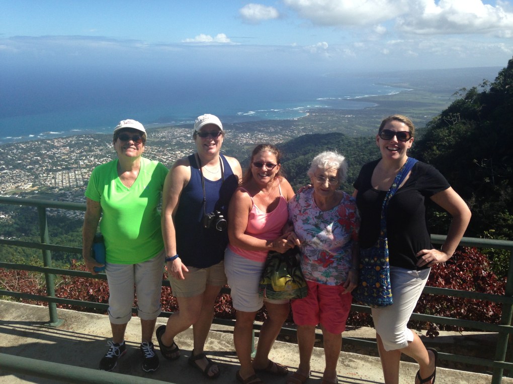 The 5 Gringas: Mumsy, Jules, Kathie, Nona y yo.